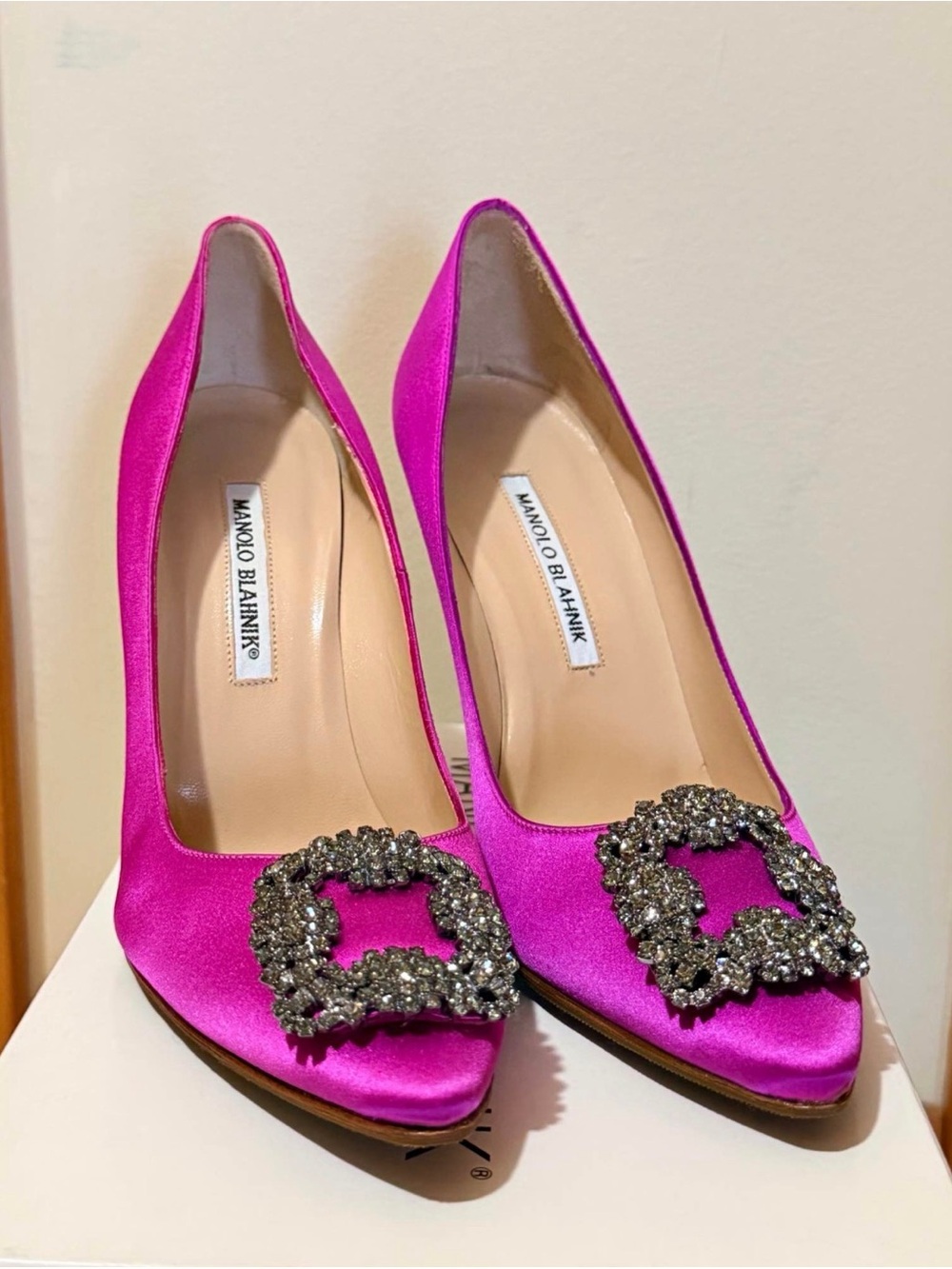 NEW Manolo Blahnik Hangisi Pink Satin Embellished Pumps 39